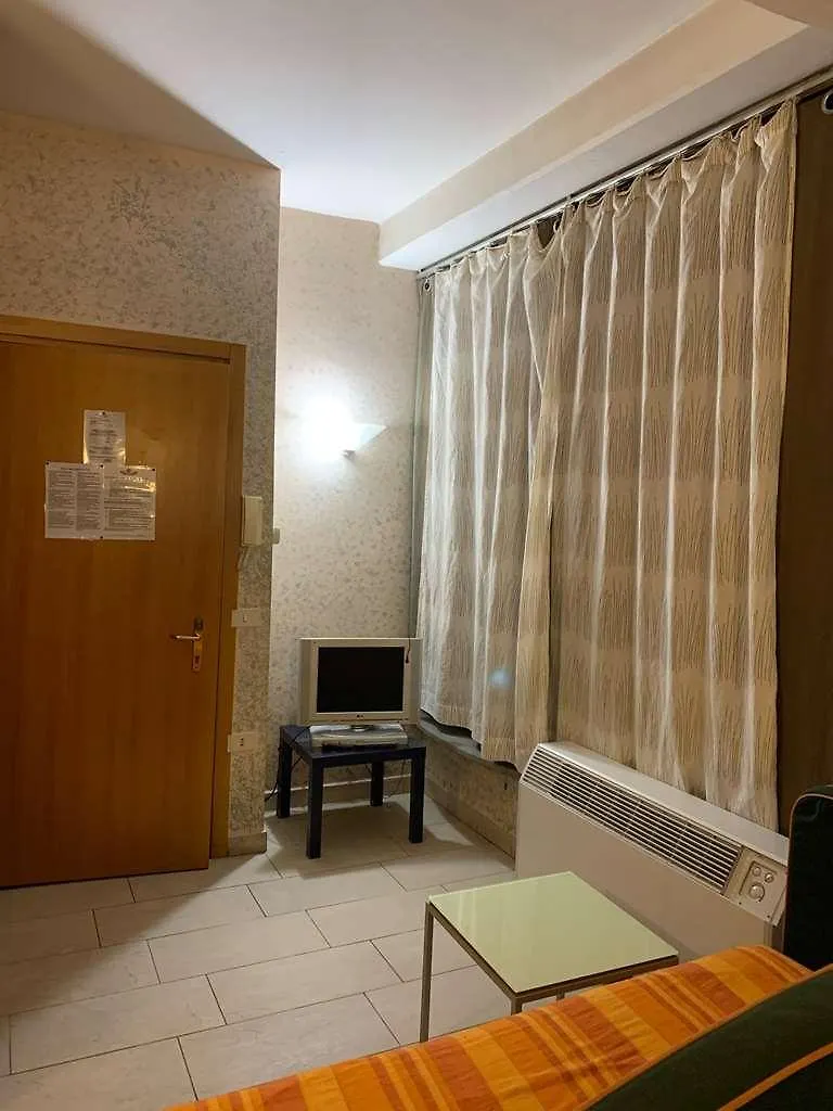 Gemini Studios Firenze 0*,  Italia
