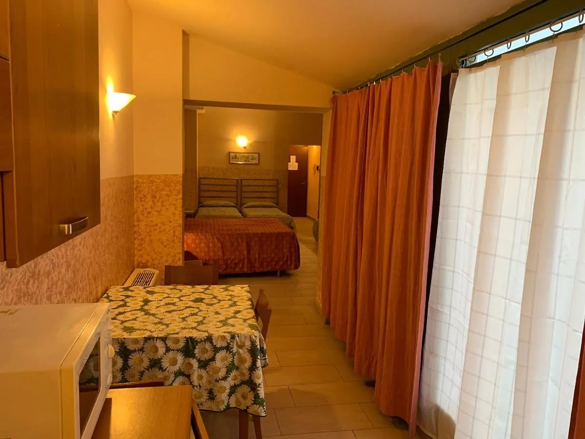 Gemini Studios Firenze 0*,  Italia