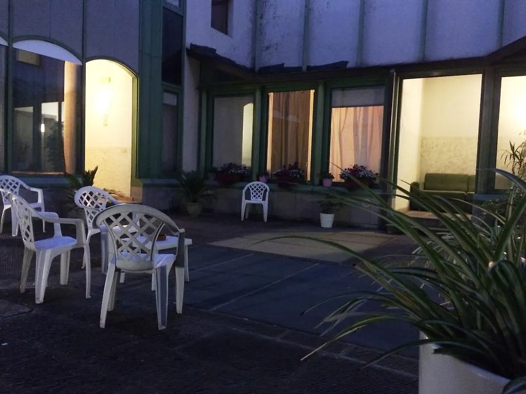 Gemini Studios Firenze 0*,