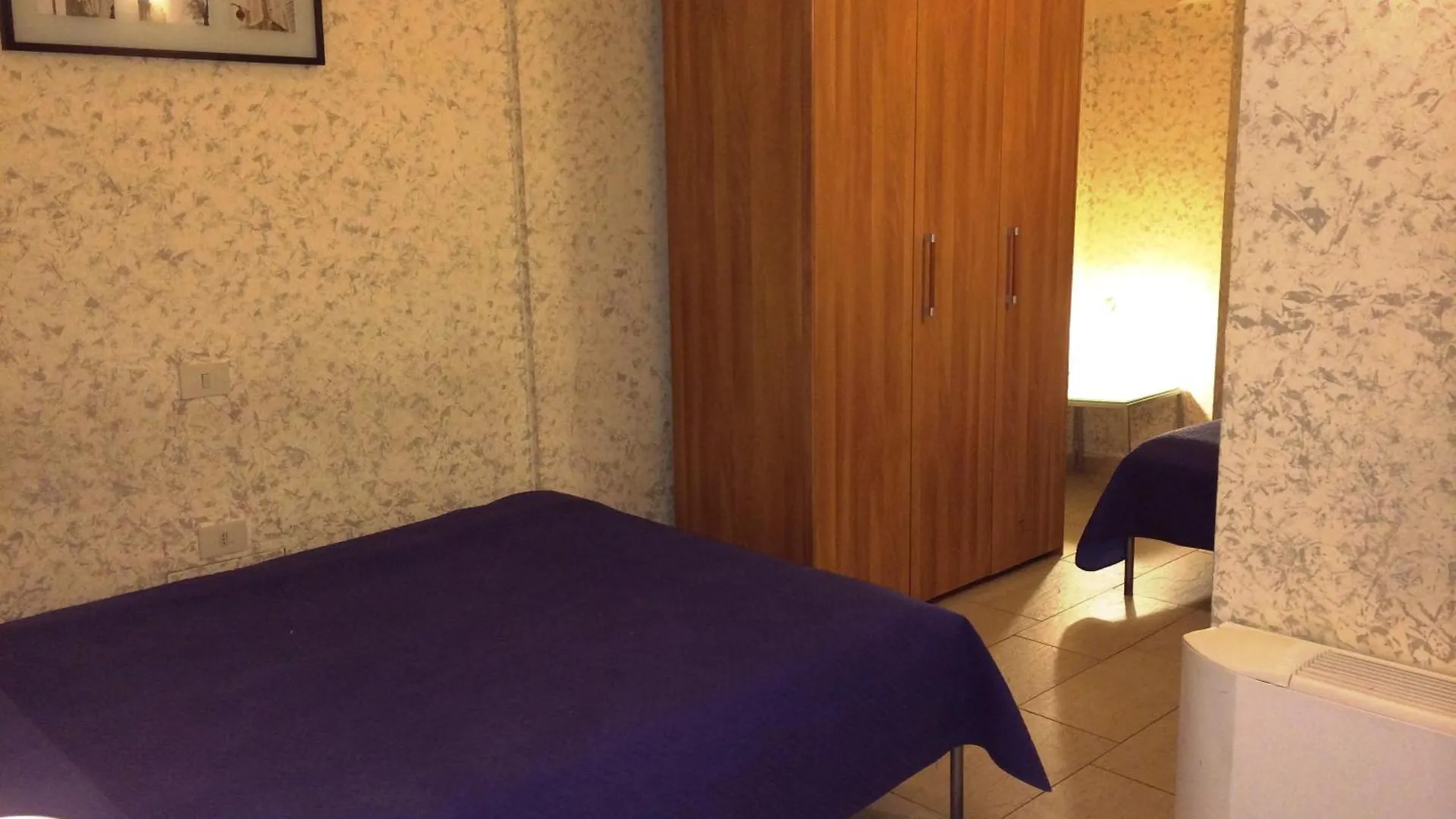 Gemini Studios Firenze 0*,